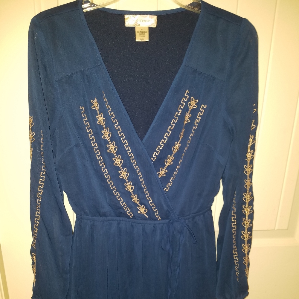 BAND OF GYPSIES navy chiffon and gold mini dress size Medium